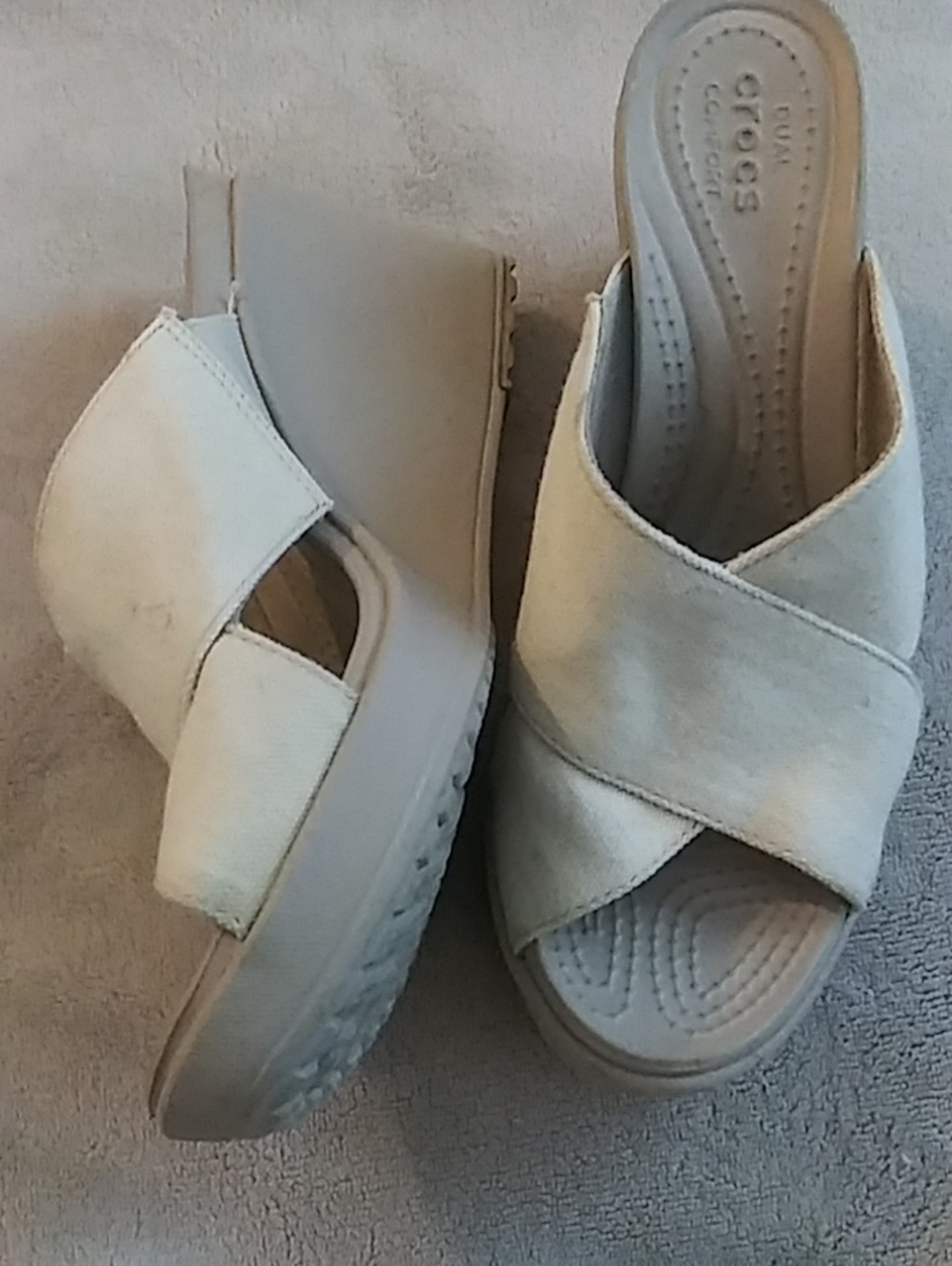 CROCS Women's Crisscross Wedge Mule in Light Cream